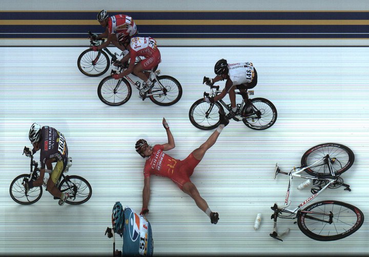 cycling photo finish crash image